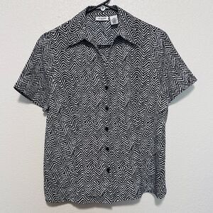 Liz Baker Silky Black and White Short Sleeve Button Front Blouse - Size 6P
